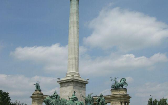 布达佩斯英雄广场低调看直播官网高清_极速体育nba直播站外_jrs直播吧手机版景点